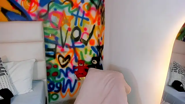 Liana Bernocchi online show from September 2025 07:58:02 PM