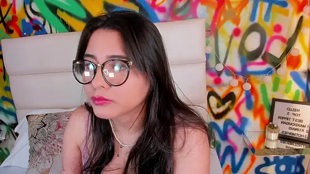 Liana Bernocchi online show from November 2025 08:52:02 PM