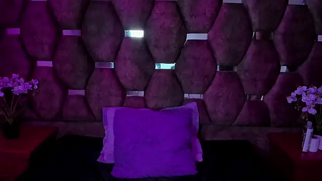 Snapshot of MaddyHudson chatting on February 2025 08:09:02 PM MaddyHudson online show from February 2025 08:09:02 PM