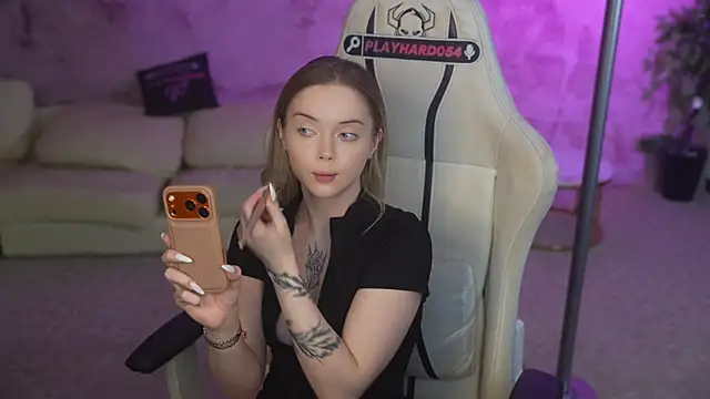 Snapshot of Cassy-Celestial_ chatting on May 2026 07:59:02 AM Cassy-Celestial online show from May 2026 07:59:02 AM