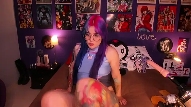 Snapshot of anne_cross chatting on January 2025 10:37:01 PM anne cross online show from January 2025 10:37:01 PM