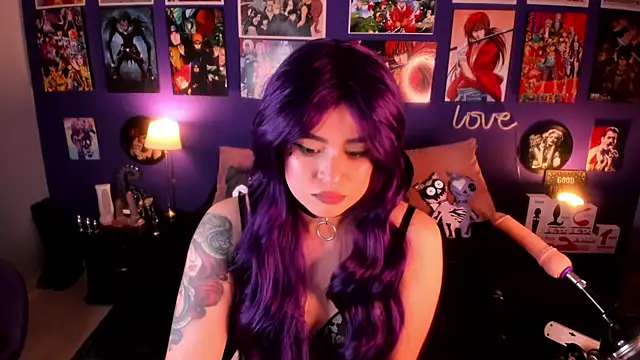 Snapshot of anne_cross chatting on January 2025 02:49:02 AM anne cross online show from January 2025 02:49:02 AM