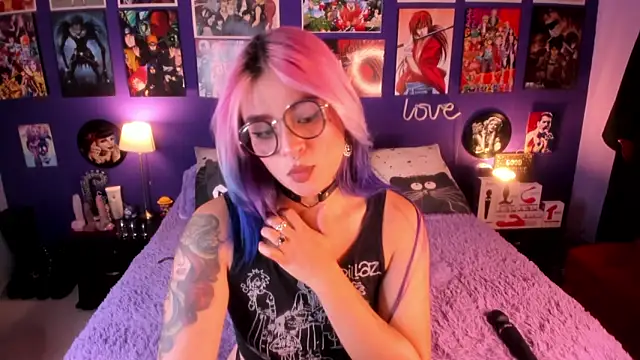 Snapshot of anne_cross chatting on September 2025 12:24:02 AM anne cross online show from September 2025 12:24:02 AM