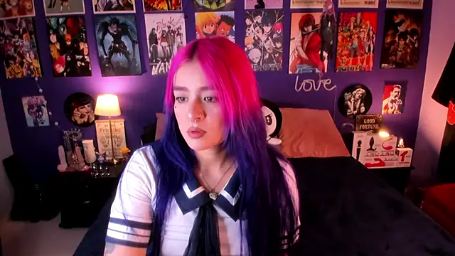 Snapshot of anne_cross chatting on October 2025 12:01:02 AM anne cross online show from October 2025 12:01:02 AM