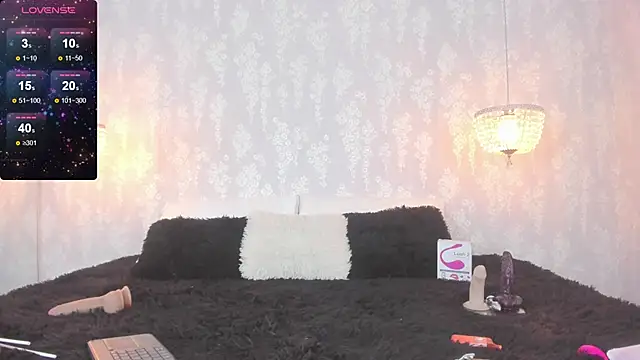 Snapshot of leigh-angels chatting on October 2025 10:37:01 PM leigh-angels online show from October 2025 10:37:01 PM