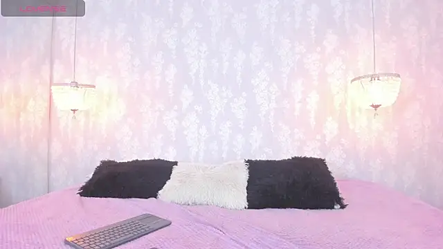 Snapshot of leigh-angels chatting on December 2025 08:37:02 PM leigh-angels online show from December 2025 08:37:02 PM