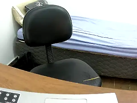 Snapshot of Morenatranss chatting on January 2025 10:18:02 AM Morenatranss online show from January 2025 10:18:02 AM