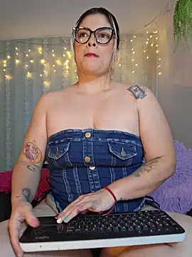 Juliietha servas online show from June 2026 09:14:01 PM