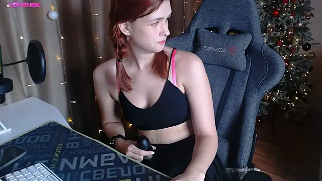 Snapshot of MargoFoxy chatting on January 2025 09:27:01 AM MargoFoxy online show from January 2025 09:27:01 AM