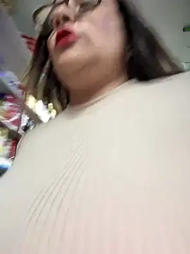 Snapshot of Sol_biglips chatting on January 2025 11:45:01 PM Sol biglips online show from January 2025 11:45:01 PM