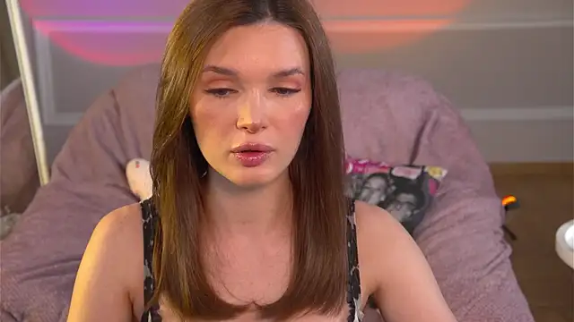 Snapshot of Eva_Golden chatting on May 2026 04:25:02 PM Eva Golden online show from May 2026 04:25:02 PM