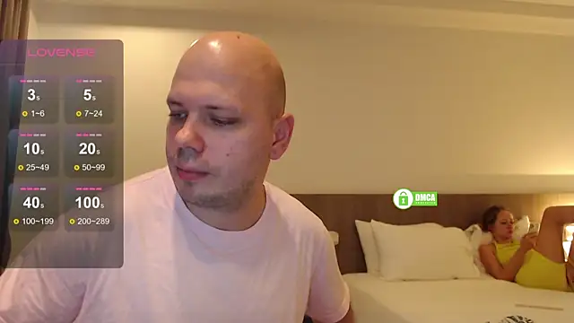 Snapshot of Sonya-Vlad chatting on October 2025 04:41:02 AM Sonya-Vlad online show from October 2025 04:41:02 AM