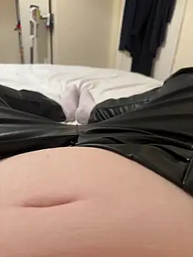 Snapshot of curvygirll2 chatting on January 2025 06:06:01 PM curvygirll2 online show from January 2025 06:06:01 PM