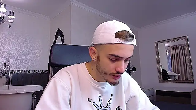 Snapshot of BrandonTate chatting on November 2025 05:39:02 AM BrandonTate online show from November 2025 05:39:02 AM