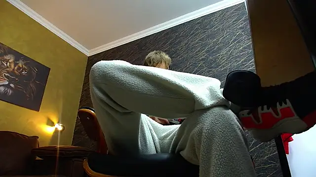 Snapshot of BrandonTate chatting on November 2025 08:47:01 AM BrandonTate online show from November 2025 08:47:01 AM