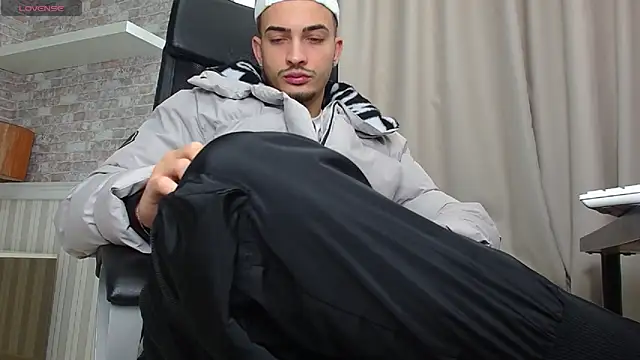 Snapshot of BrandonTate chatting on November 2025 07:53:01 AM BrandonTate online show from November 2025 07:53:01 AM