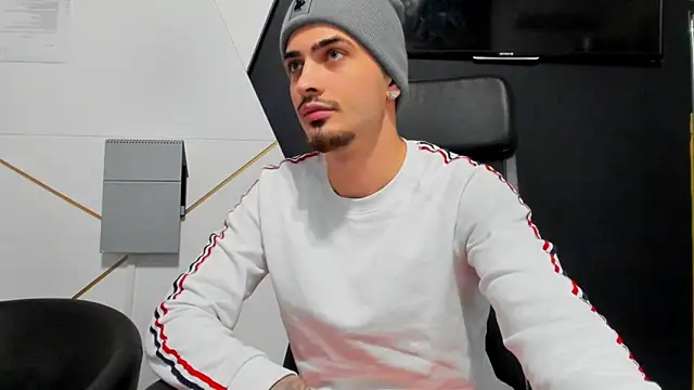 Snapshot of BrandonTate chatting on December 2025 05:08:02 PM BrandonTate online show from December 2025 05:08:02 PM