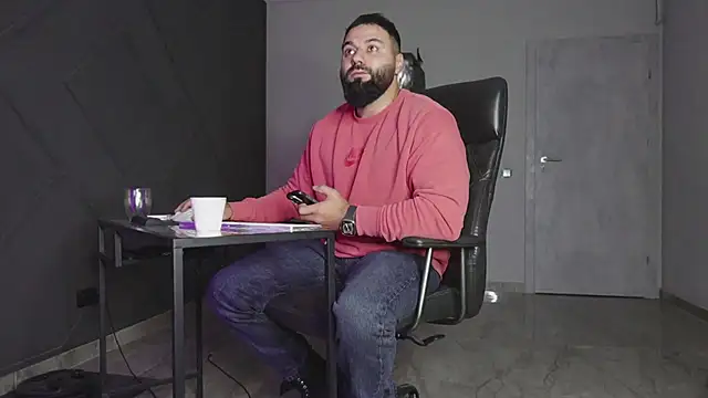 Snapshot of mattmasterss chatting on October 2025 09:26:02 PM mattmasterss online show from October 2025 09:26:02 PM