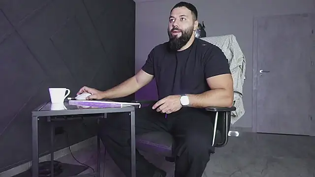 Snapshot of mattmasterss chatting on November 2025 01:29:02 AM mattmasterss online show from November 2025 01:29:02 AM