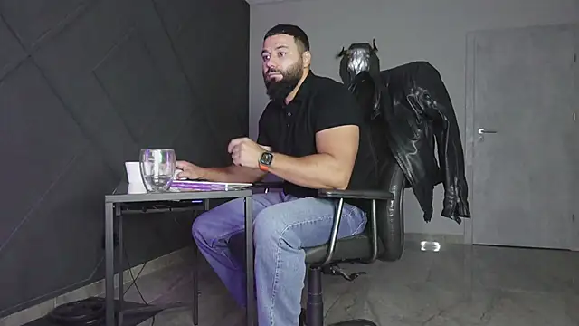 Snapshot of mattmasterss chatting on November 2025 03:29:01 AM mattmasterss online show from November 2025 03:29:01 AM