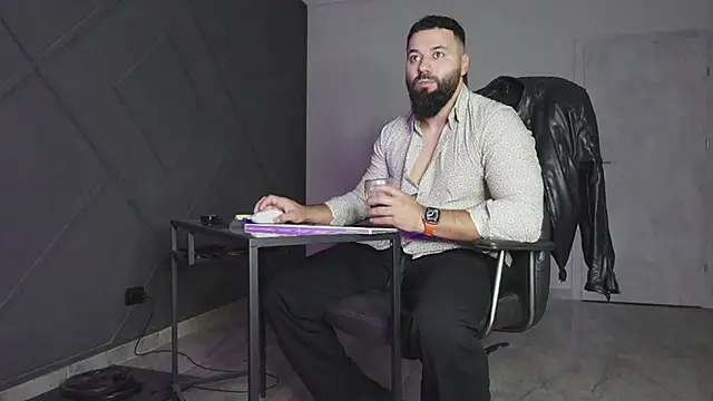 Snapshot of mattmasterss chatting on November 2025 04:12:02 AM mattmasterss online show from November 2025 04:12:02 AM