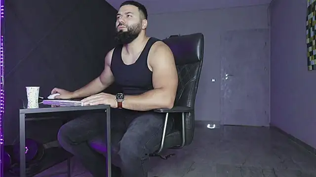 Snapshot of mattmasterss chatting on November 2025 09:39:01 AM mattmasterss online show from November 2025 09:39:01 AM