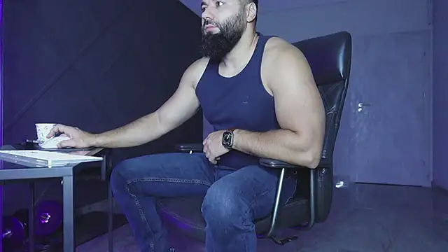 Snapshot of mattmasterss chatting on November 2025 05:35:02 AM mattmasterss online show from November 2025 05:35:02 AM