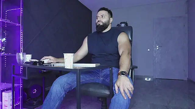 Snapshot of mattmasterss chatting on November 2025 06:01:02 PM mattmasterss online show from November 2025 06:01:02 PM