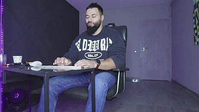 Snapshot of mattmasterss chatting on November 2025 07:19:01 AM mattmasterss online show from November 2025 07:19:01 AM