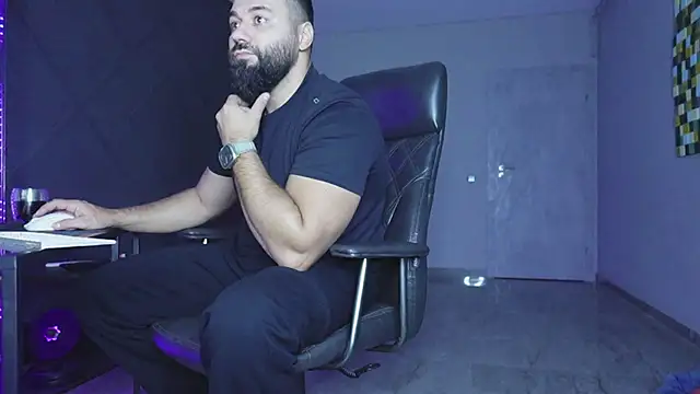 Snapshot of mattmasterss chatting on November 2025 07:49:02 PM mattmasterss online show from November 2025 07:49:02 PM