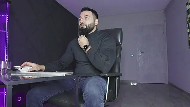 Snapshot of mattmasterss chatting on December 2025 07:41:02 PM mattmasterss online show from December 2025 07:41:02 PM