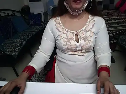 Arushisingh8888 online show from February 2025 12:33:01 PM