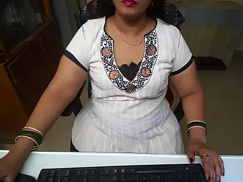 Arushisingh8888 online show from September 2025 12:16:01 PM
