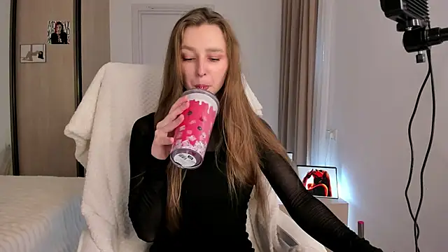 Snapshot of CharlotteWells chatting on November 2025 10:54:02 AM CharlotteWells online show from November 2025 10:54:02 AM