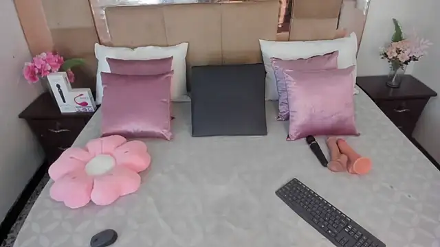 LizBrook online show from March 2026 07:31:01 PM