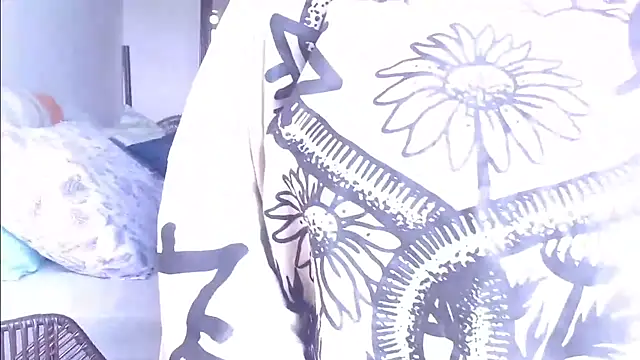 sweetcoralinee online show from December 2025 05:08:02 PM