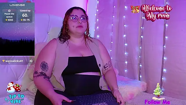 Snapshot of HECATE_23 chatting on December 2024 01:41:02 PM HECATE 23 online show from December 2024 01:41:02 PM