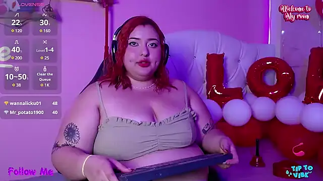 Snapshot of HECATE_23 chatting on February 2025 04:56:02 PM HECATE 23 online show from February 2025 04:56:02 PM