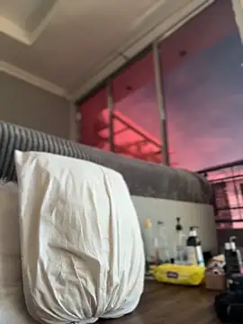 emiss  online show from November 2025 03:14:02 PM