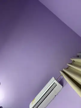 Snapshot of emiss_ chatting on February 2026 03:32:02 PM emiss online show from February 2026 03:32:02 PM