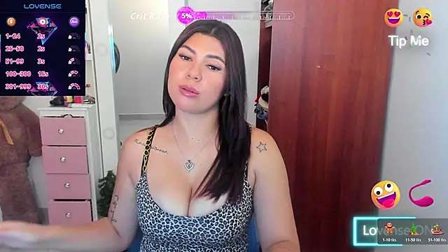 Snapshot of cynthia_watson chatting on June 2026 01:05:02 PM cynthia watson online show from June 2026 01:05:02 PM