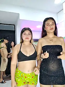 Snapshot of royalgirls_x chatting on May 2026 01:12:01 AM royalgirls x online show from May 2026 01:12:01 AM