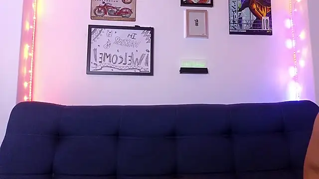 catalina y tylerjhons online show from February 2025 11:47:02 AM