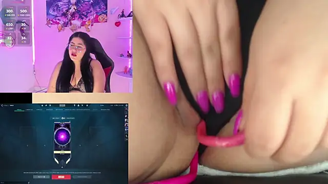 Snapshot of DanielaHang chatting on October 2025 01:29:01 PM DanielaHang online show from October 2025 01:29:01 PM