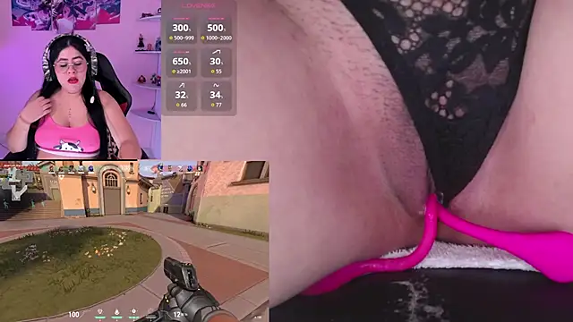 Snapshot of DanielaHang chatting on December 2025 02:04:02 PM DanielaHang online show from December 2025 02:04:02 PM