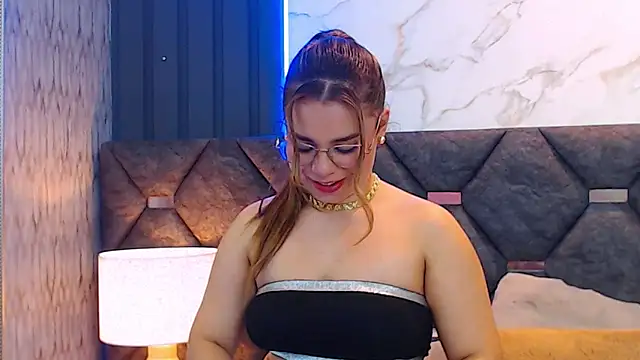 Snapshot of ThaniaJones chatting on March 2025 03:18:02 PM ThaniaJones online show from March 2025 03:18:02 PM