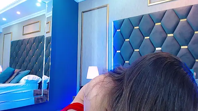 Snapshot of ThaniaJones chatting on November 2025 12:05:02 PM ThaniaJones online show from November 2025 12:05:02 PM