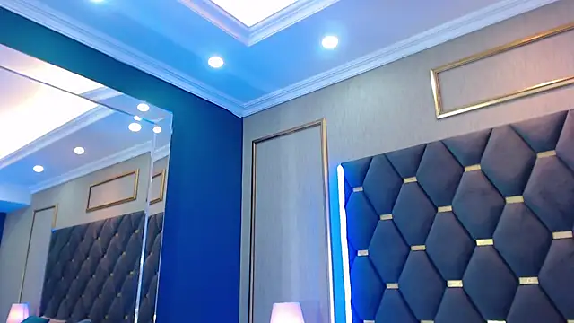 Snapshot of ThaniaJones chatting on November 2025 12:11:02 PM ThaniaJones online show from November 2025 12:11:02 PM