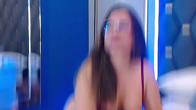 Snapshot of ThaniaJones chatting on December 2025 12:09:01 PM ThaniaJones online show from December 2025 12:09:01 PM