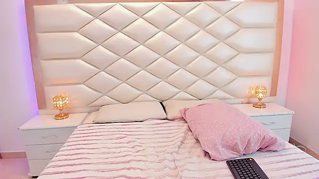 samanthaevans4 online show from March 2025 11:27:01 PM